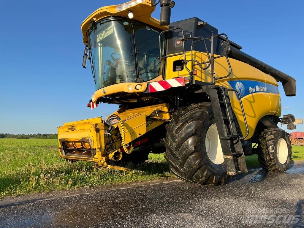 New Holland CX 860 Mähdrescher