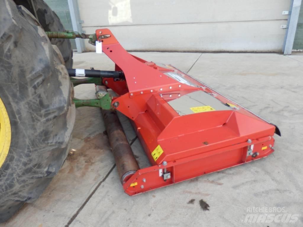 Trimax Snake Gezogene und selbstfahrende Mäher