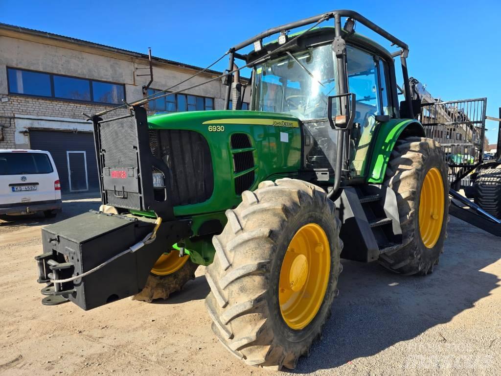 John Deere 6930 Forwarder