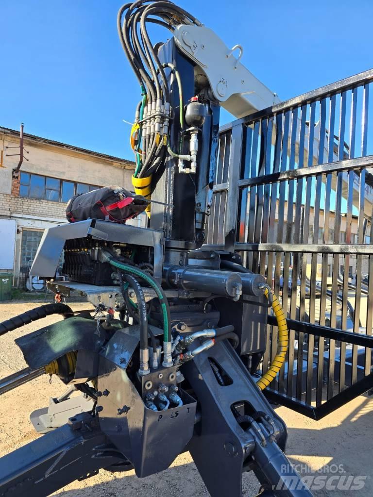 John Deere 6930 Forwarder