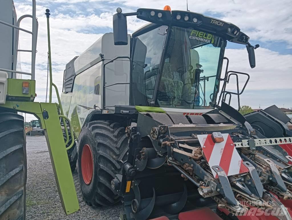 CLAAS TRION 750 Mähdrescher