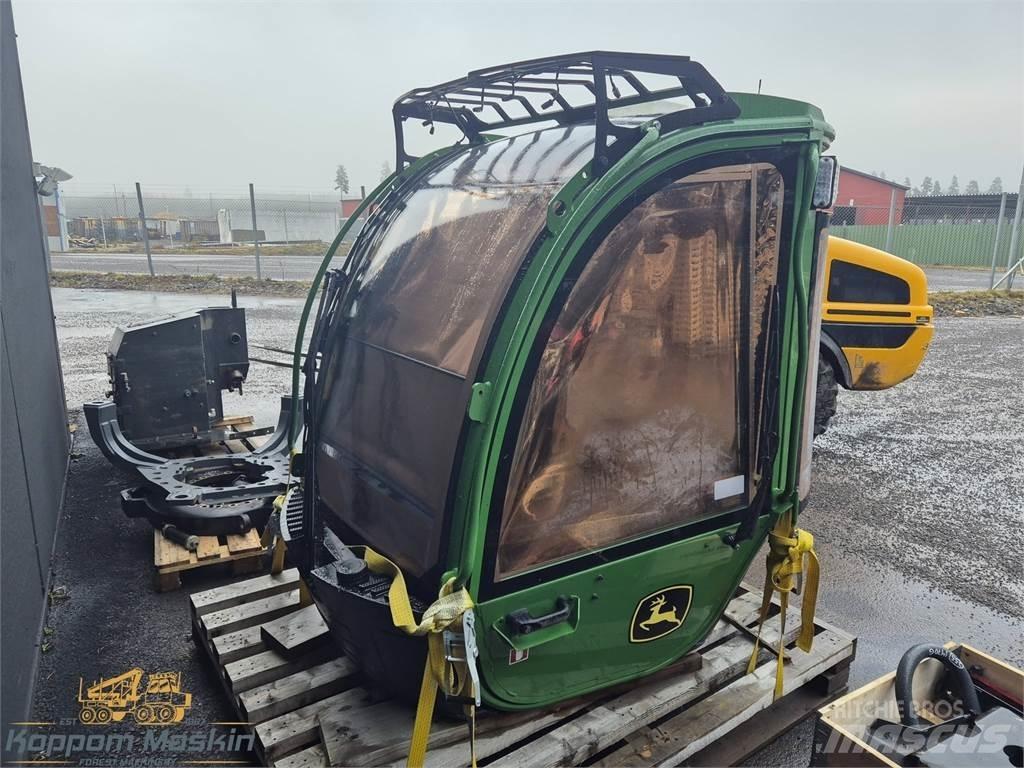 John Deere 1270G Kabinen