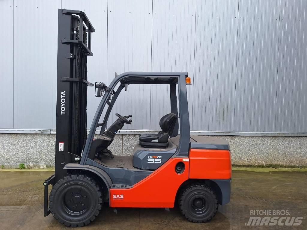 Toyota 52-2 FD JF 35 Diesel Stapler