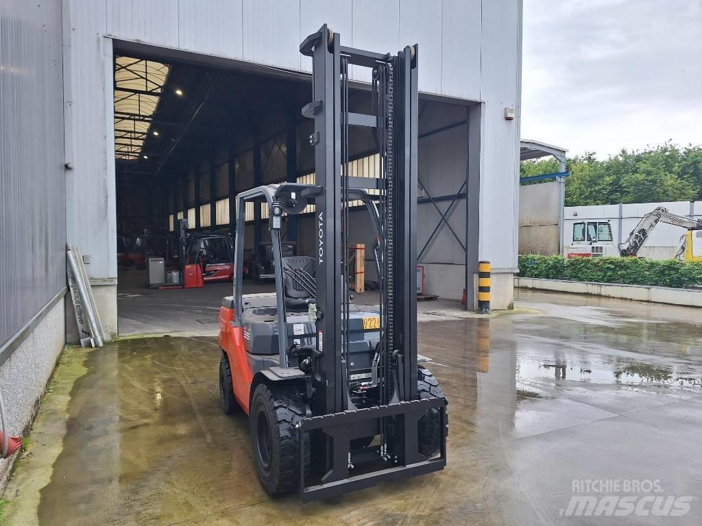 Toyota 52-2 FD JF 35 Diesel Stapler