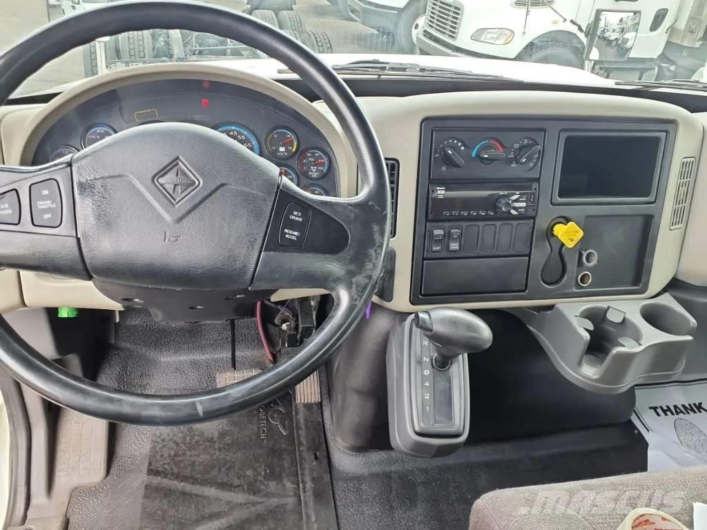 International 4300 Getränkewagen