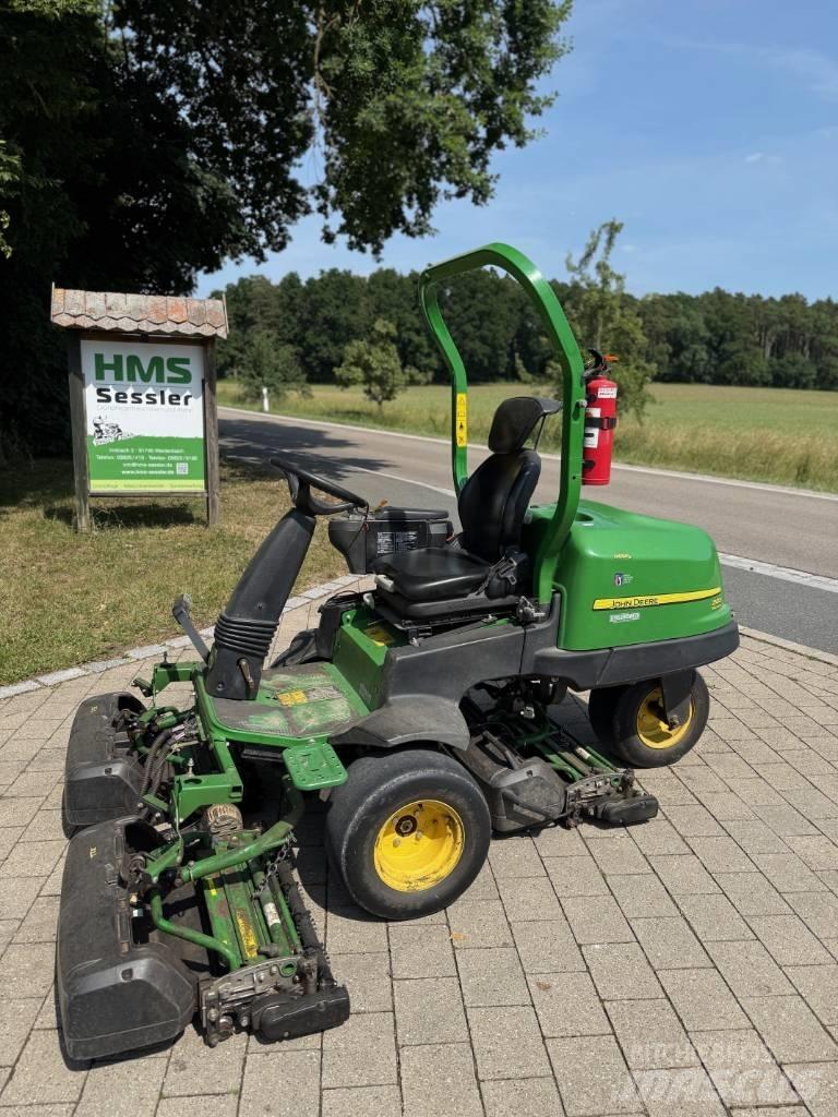 John Deere 2500 E Grünflächenmäher