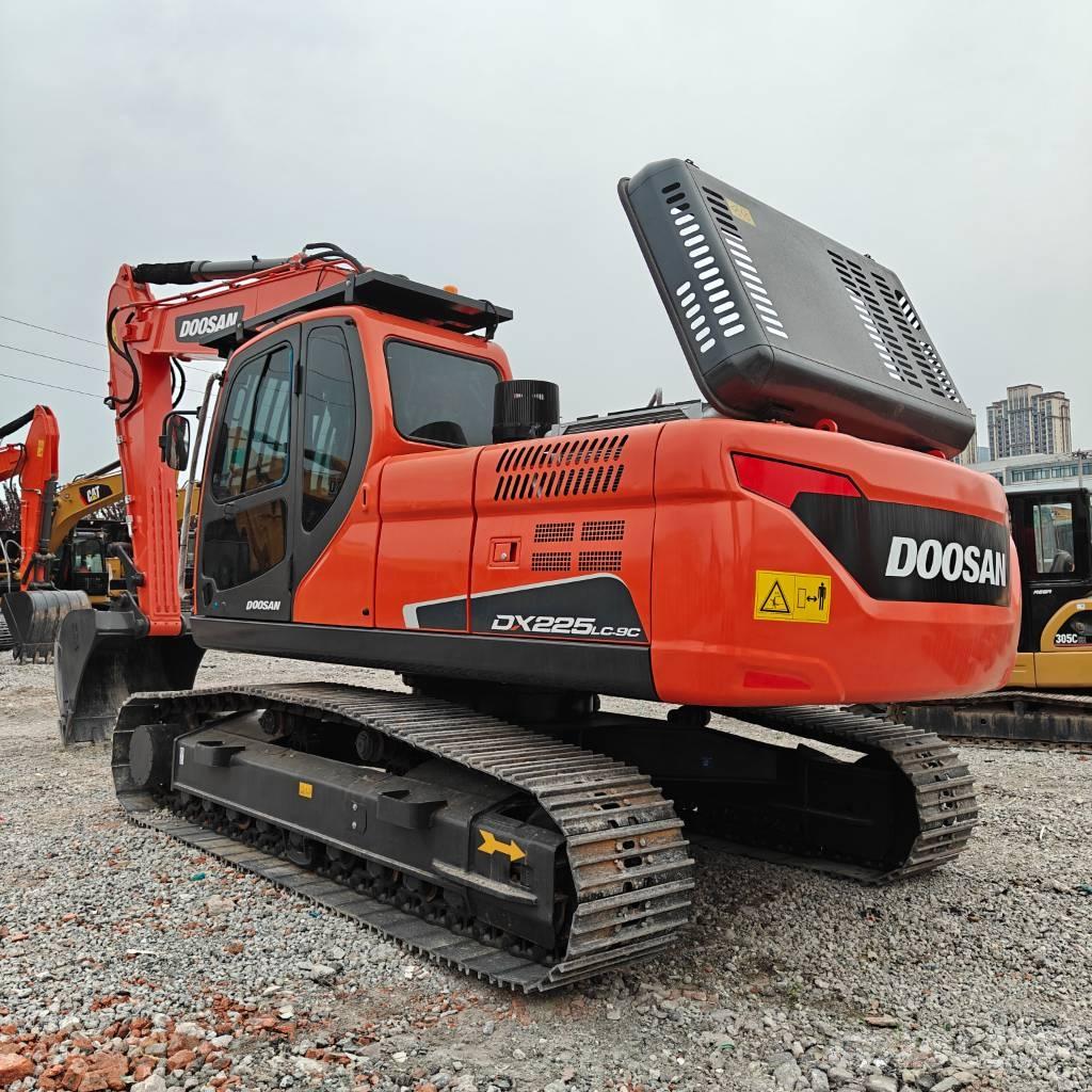 Doosan DX 225 LCA Raupenbagger