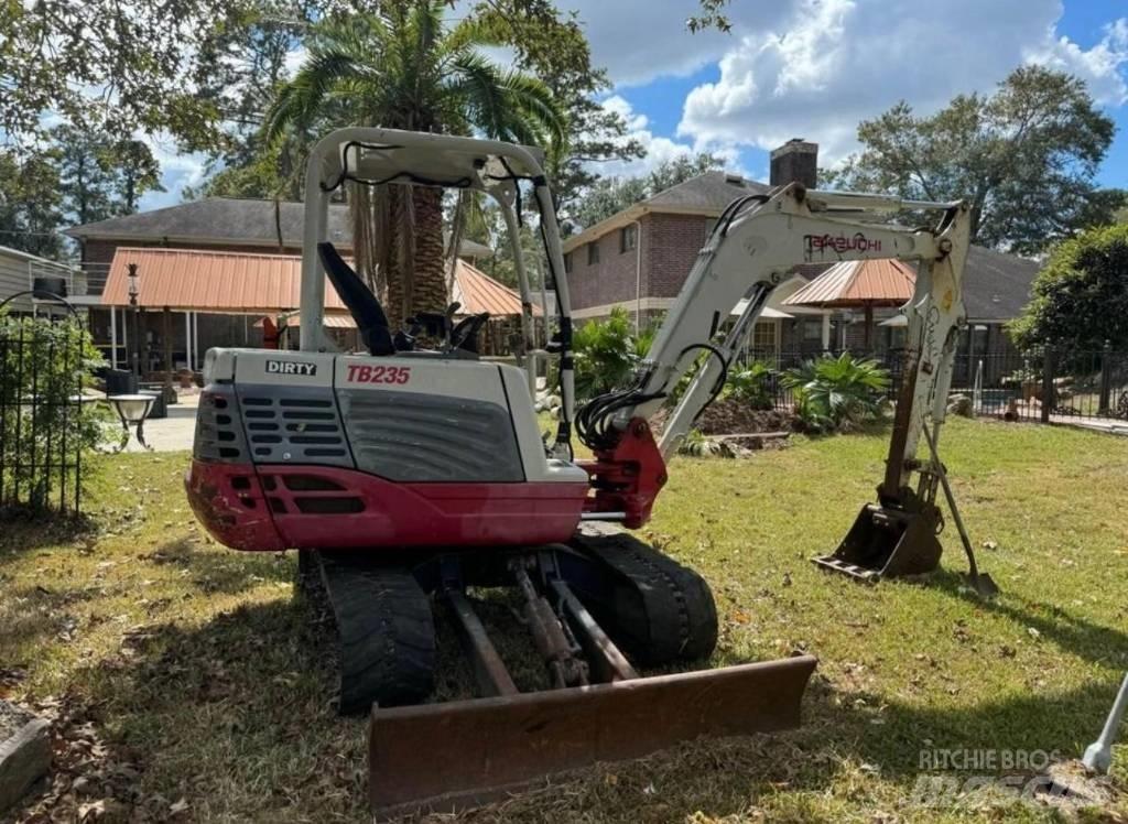 TAKEUCHI TB235 Raupenbagger
