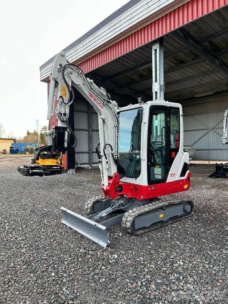 Takeuchi TB225 Minibagger < 7t