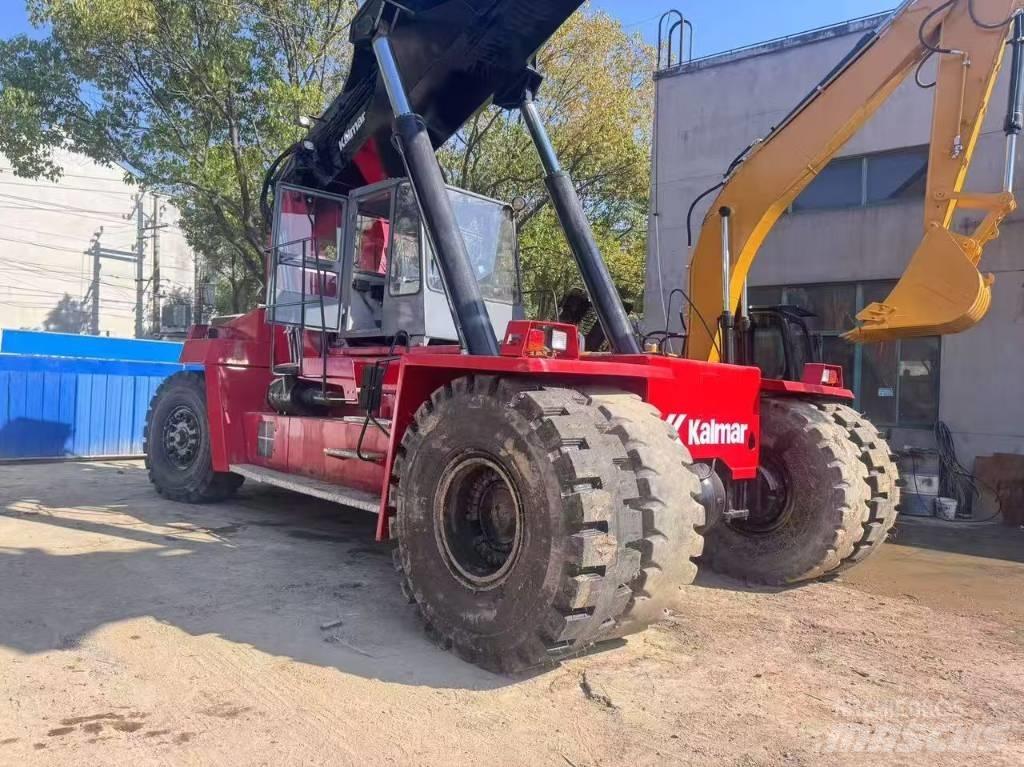 Kalmar DRT 450 Reach-Stacker