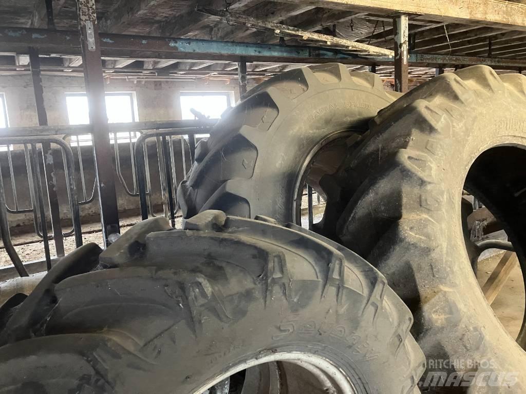 New Holland TM 150 Traktoren