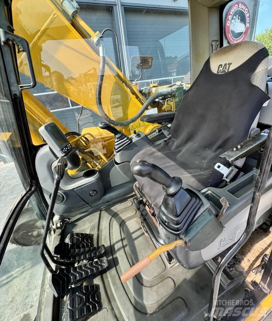 CAT 323 D L Raupenbagger