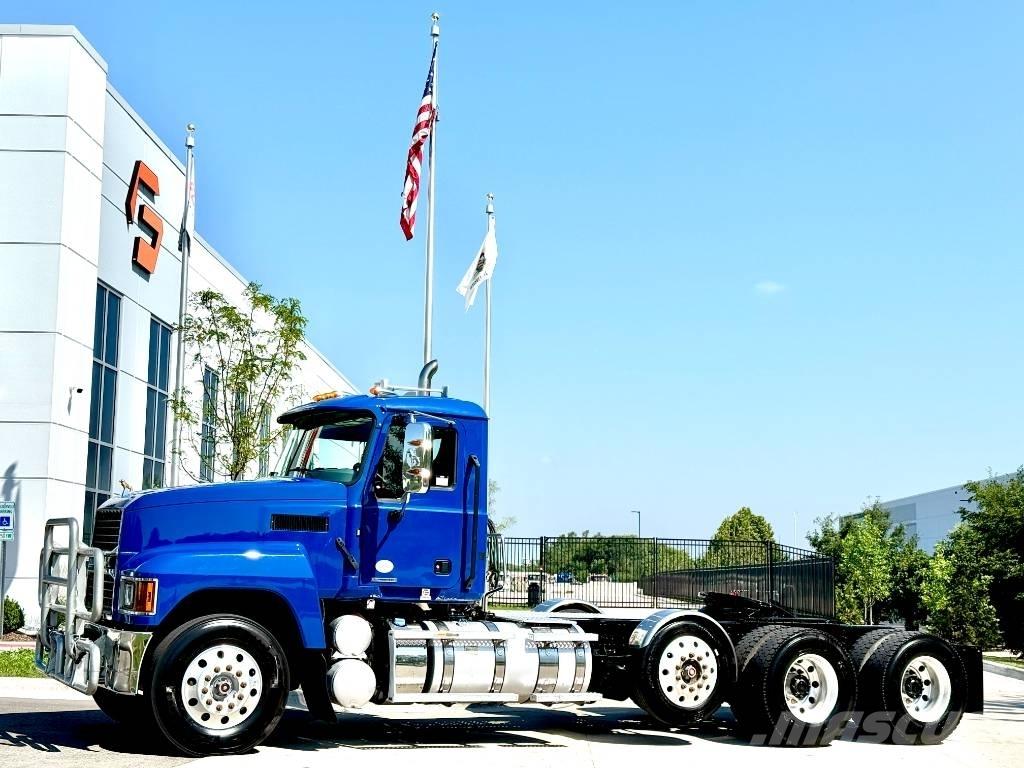 Mack Pinnacle Sattelzugmaschinen