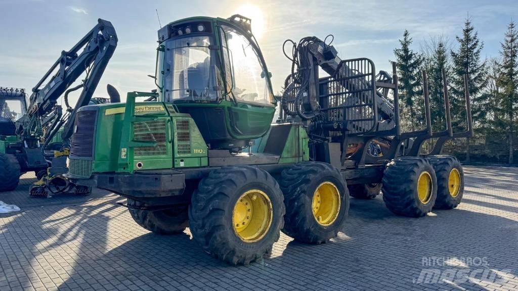 John Deere 1110 E Forwarder