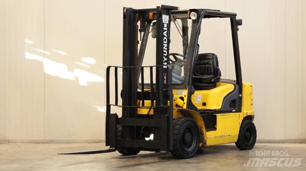 Hyundai 25 D-7 E Diesel Stapler