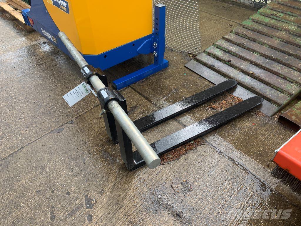  ATTACHMENTS Teleskoplader für Landwirtschaft