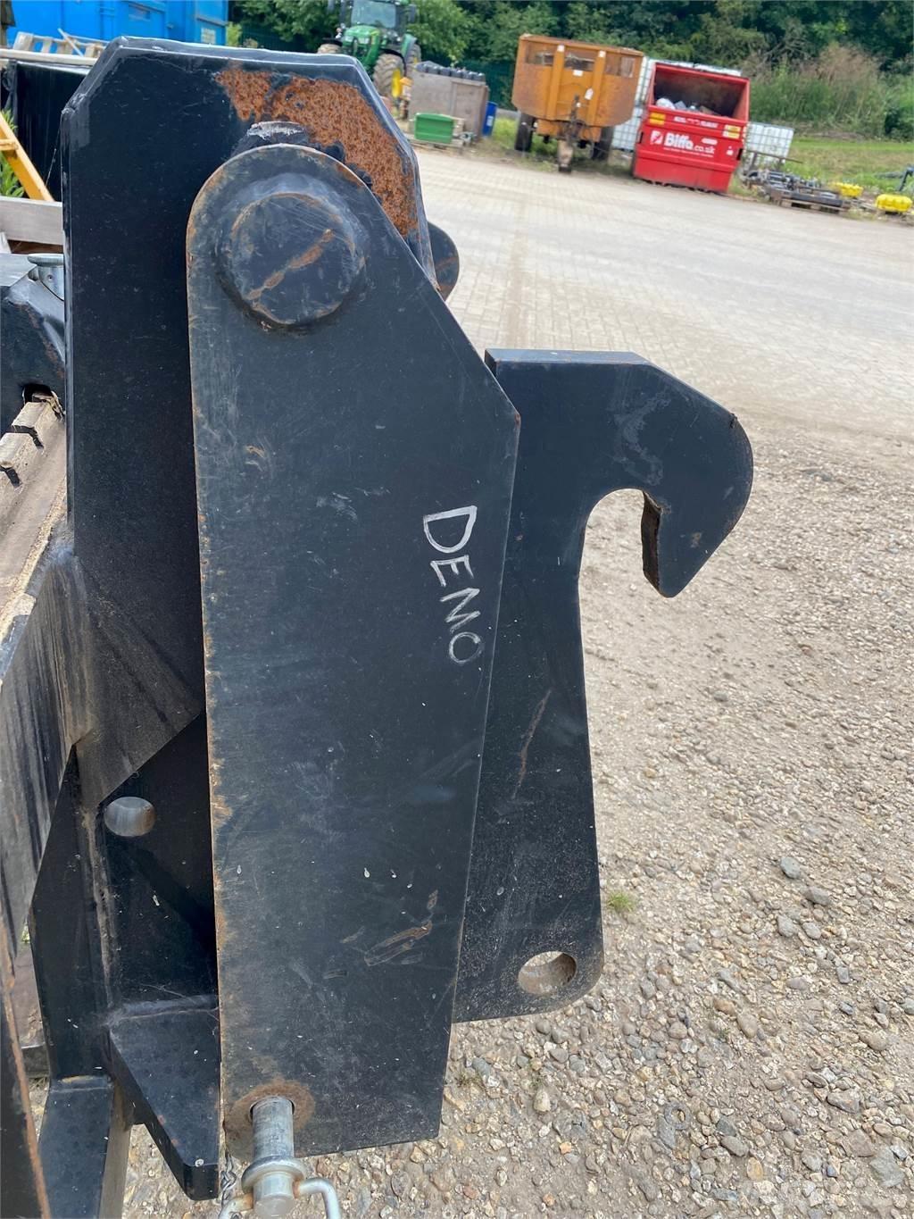  INTERFACE Teleskoplader für Landwirtschaft