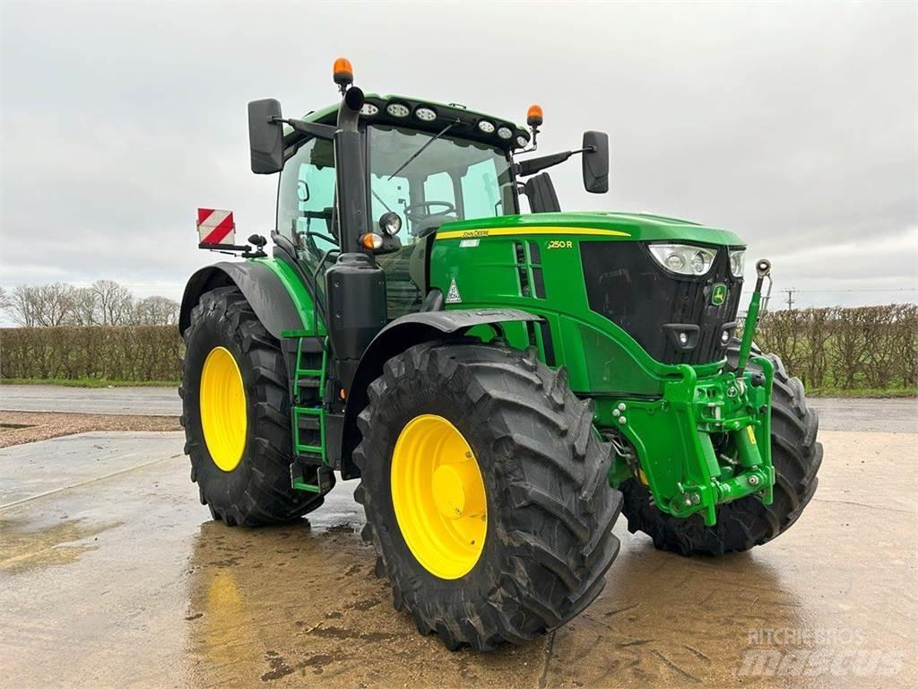 John Deere 6250R Traktoren