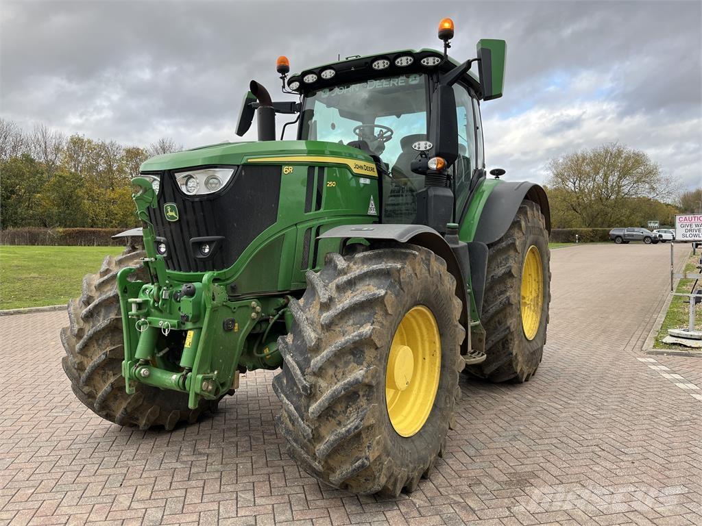 John Deere 6R250 Traktoren