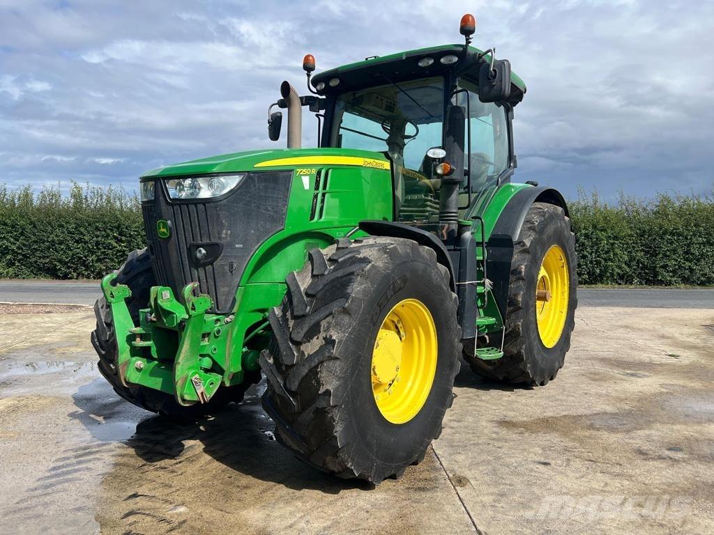 John Deere 7250R Traktoren