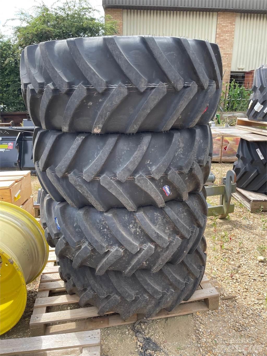 John Deere TYRES Sonstige Landmaschinen