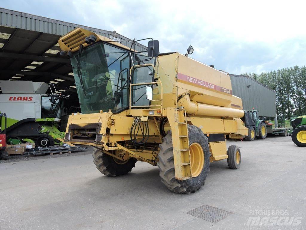 New Holland TX34 Mähdrescher