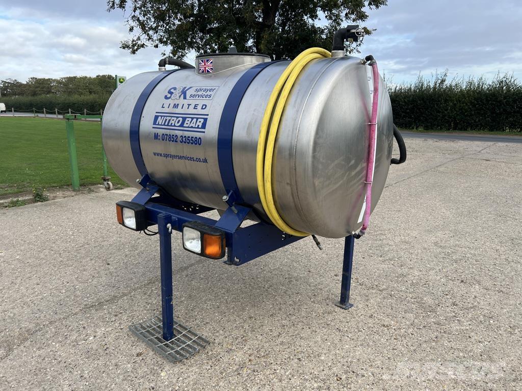  NITRO BAR Mineraldüngerstreuer