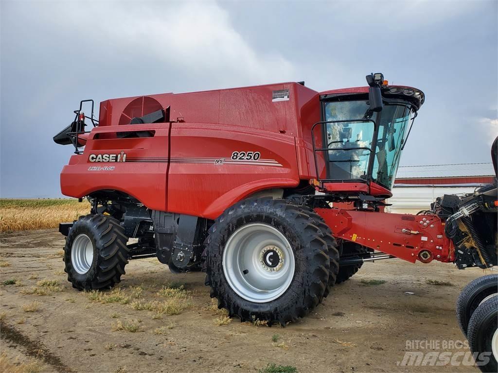 Case IH 8250 Mähdrescher