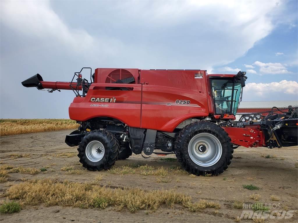 Case IH 8250 Mähdrescher