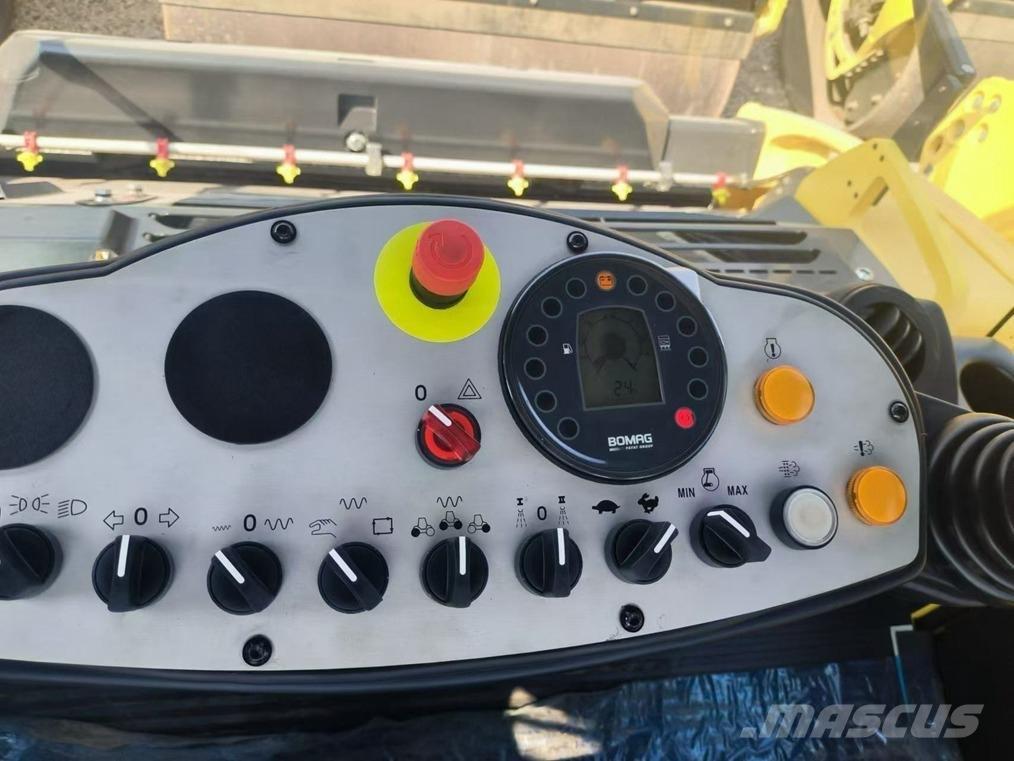 Bomag BW 203 AD-4 Tandemwalzen