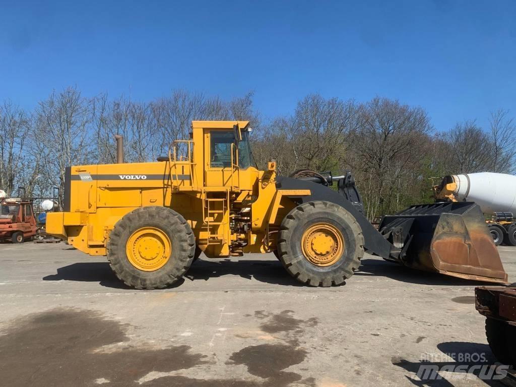 Volvo L330C Radlader