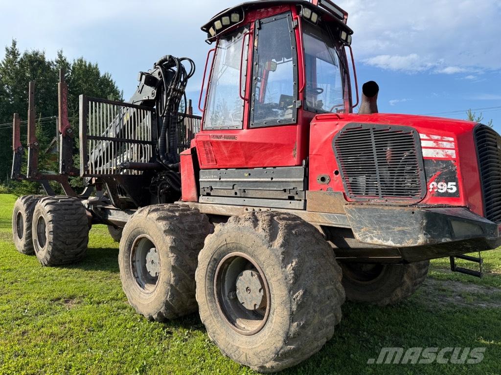Komatsu 895 Forwarder