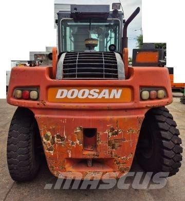 Doosan D 160 S-5 Diesel Stapler