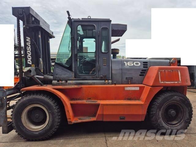 Doosan D 160 S-5 Diesel Stapler