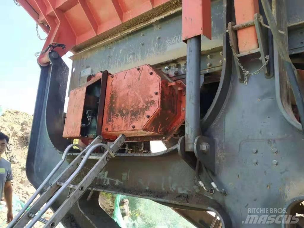 Sandvik QJ330 Mobile Brecher
