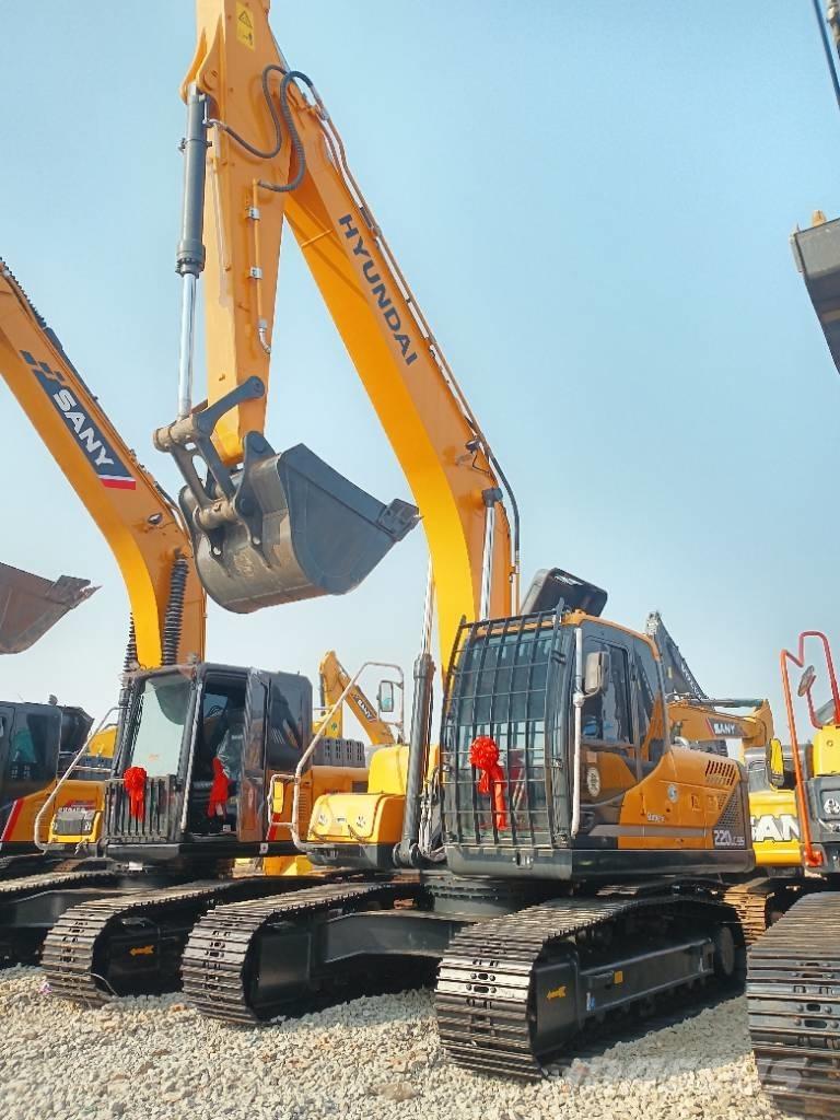 Hyundai 220 Midibagger  7t - 12t