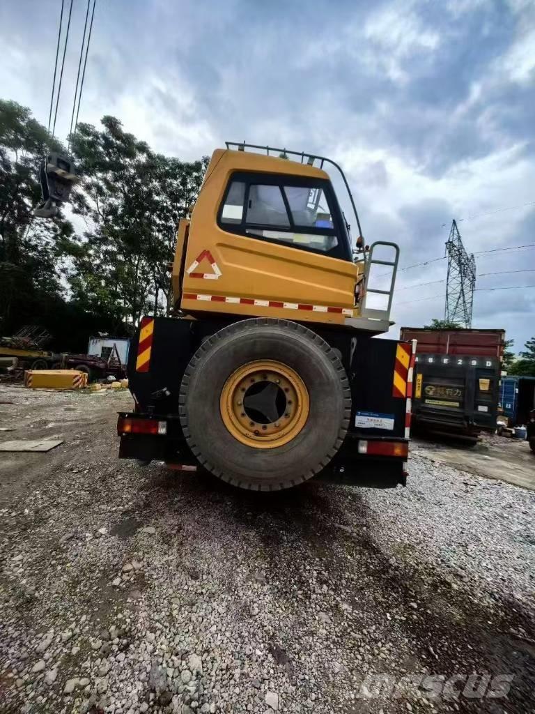 Sany SAC7000 T7 All-Terrain-Krane