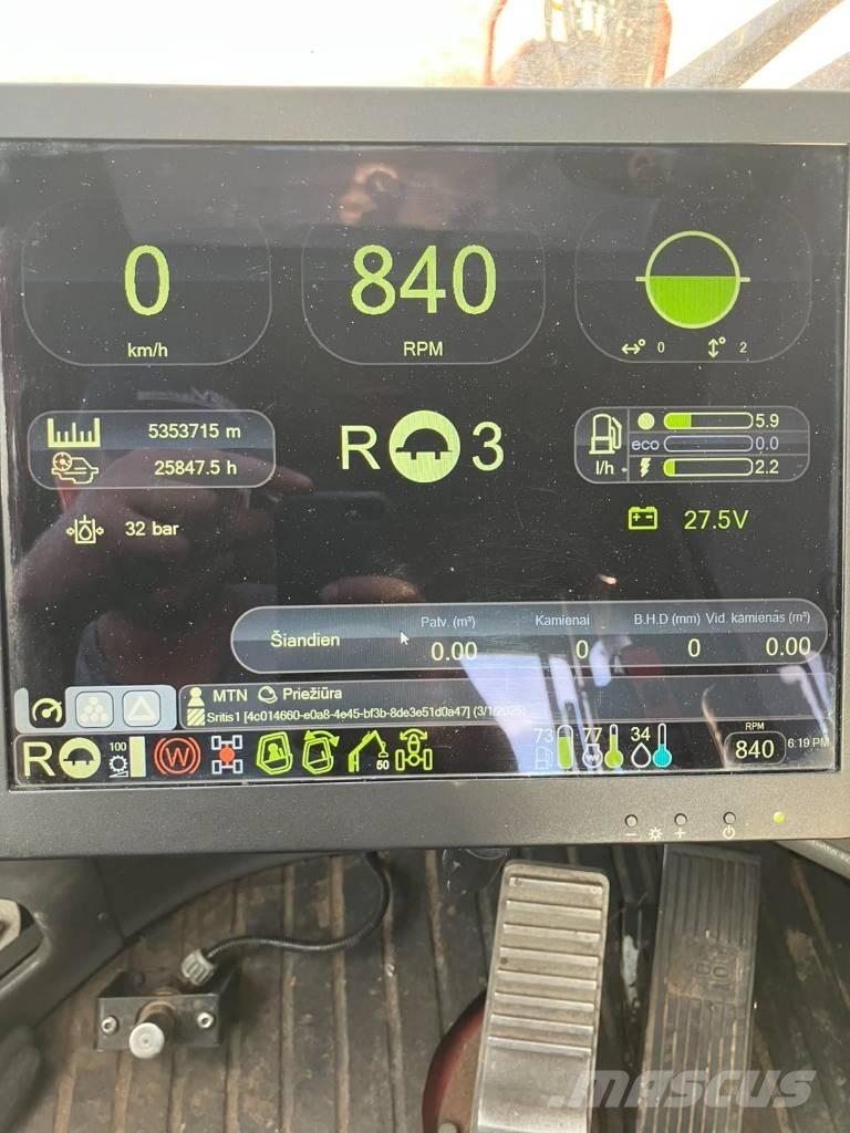 Komatsu 911.4 Harvester
