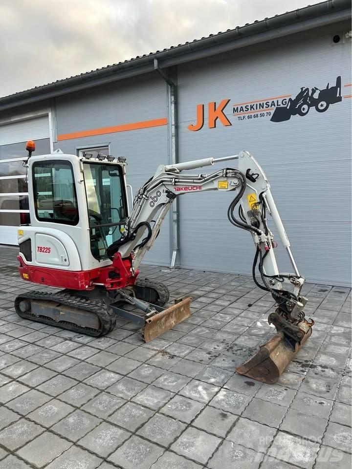 Takeuchi TB 225 Minibagger < 7t