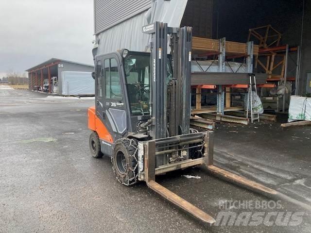 Doosan D35C-7 Diesel Stapler