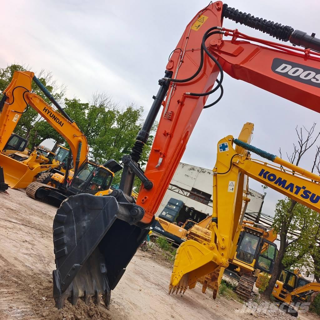 Doosan DX 300 LC Raupenbagger
