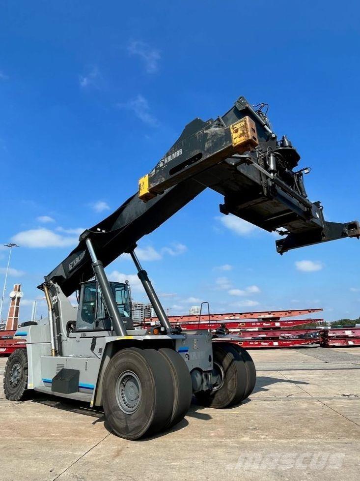 Kalmar DRG450-60S5 Reach-Stacker