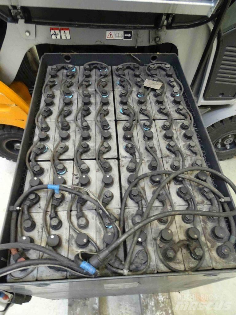 Still RX60-25/600 Elektro Stapler