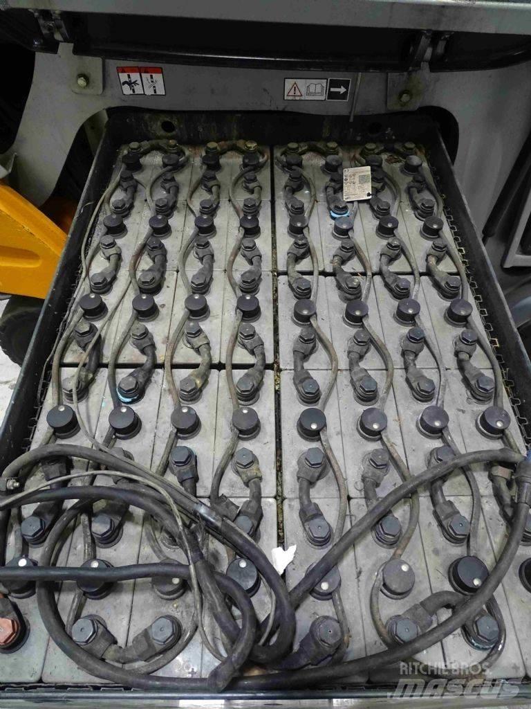 Still RX60-25/600 Elektro Stapler