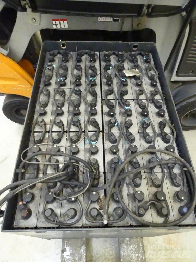 Still RX60-25/600 Elektro Stapler