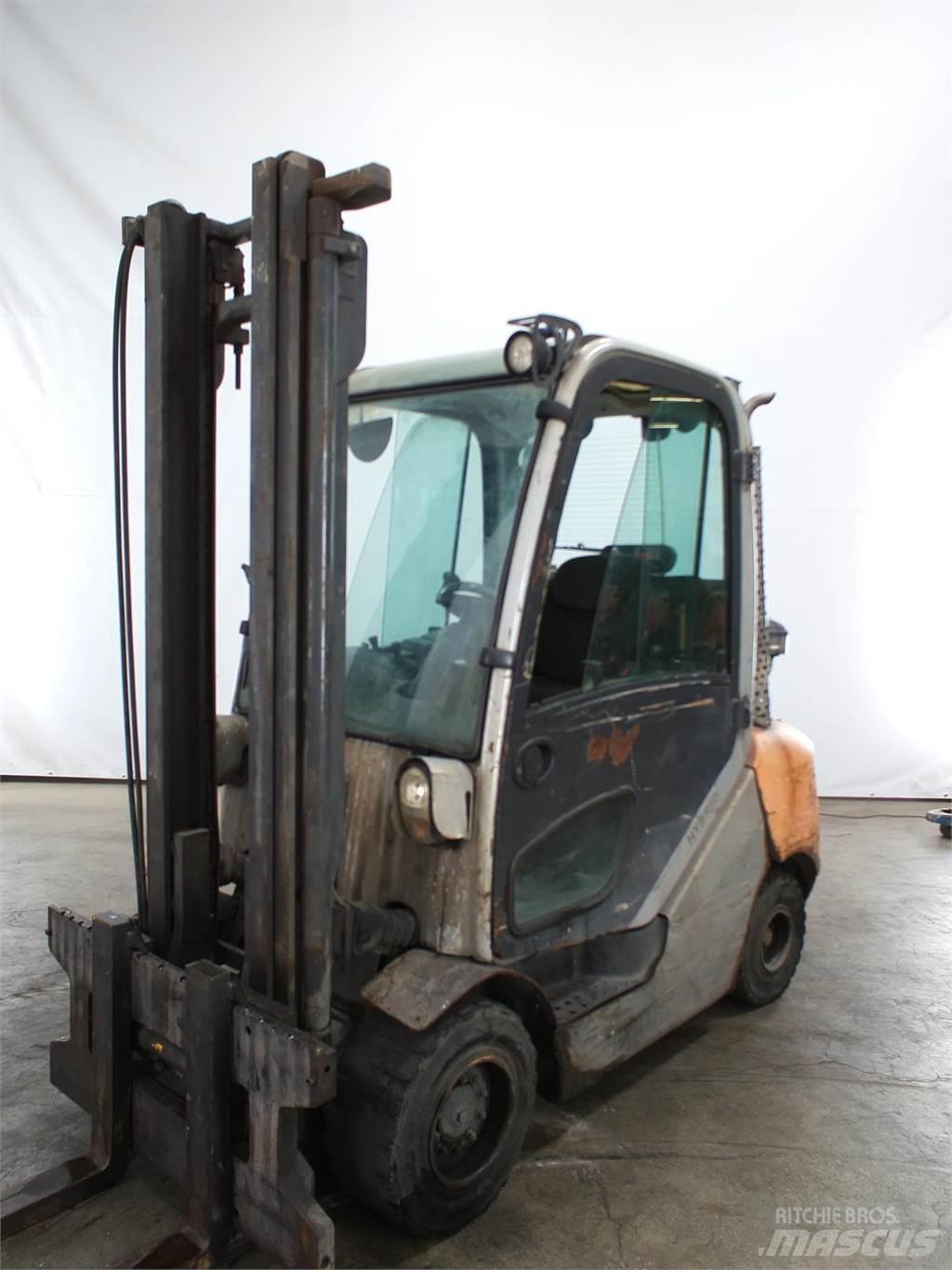 Still RX70-35 Diesel Stapler