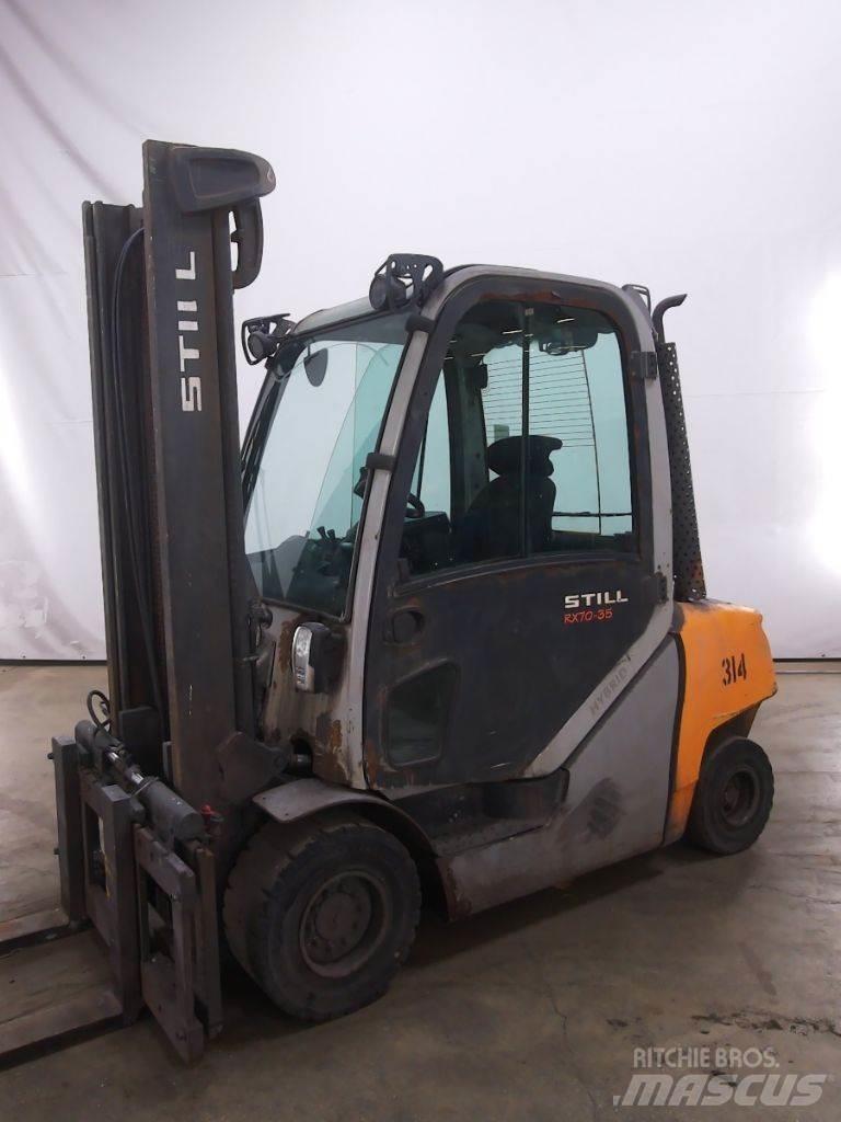 Still RX70-35 Diesel Stapler