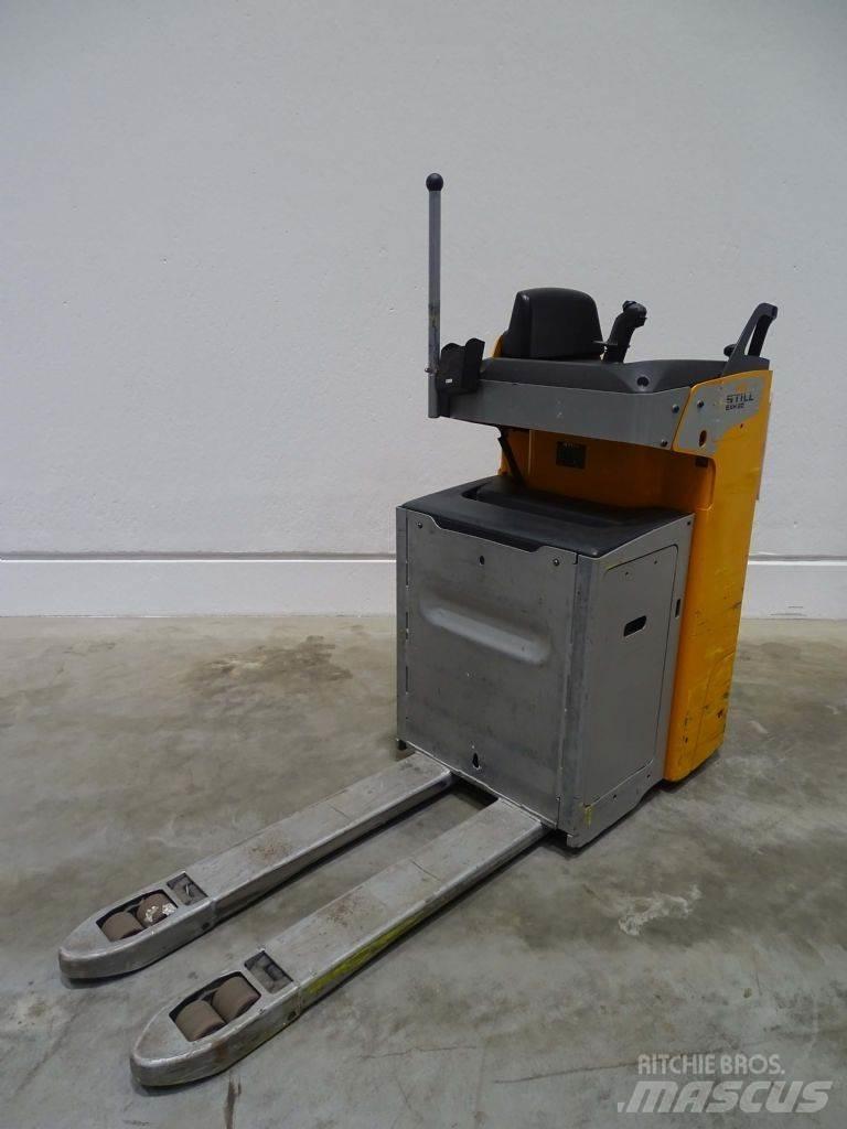 Still SXH20 Niedergabelstapler