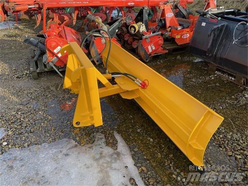  - - - Schneeschilde und -pflüge