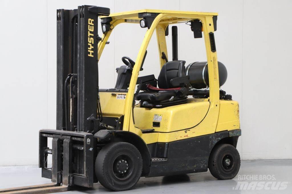 Hyster H2.5FT Gas Stapler